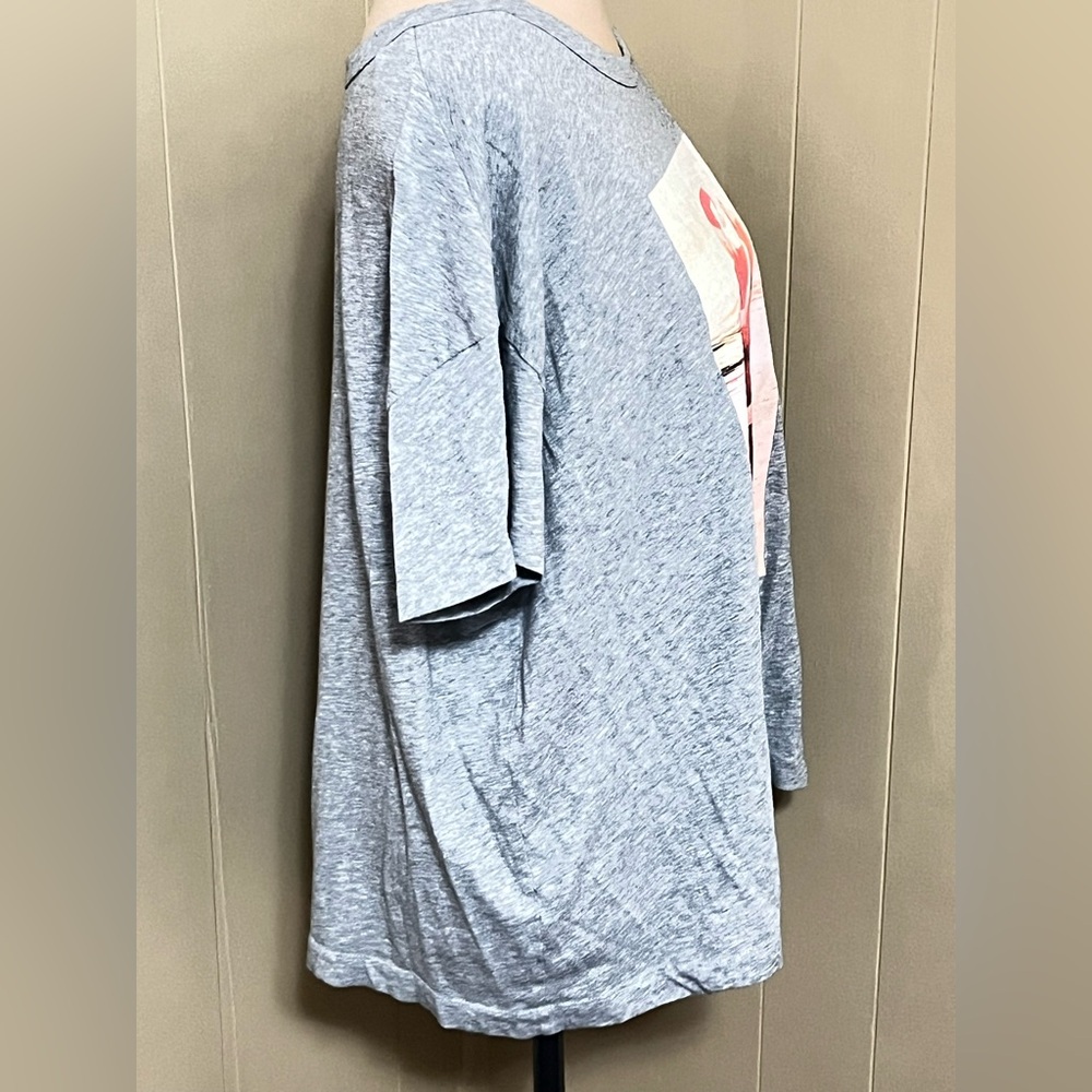 Old Navy Size XL Heather Gray SS Gifting Tee Santa Lost the List Beach Casual - Picture 8 of 10